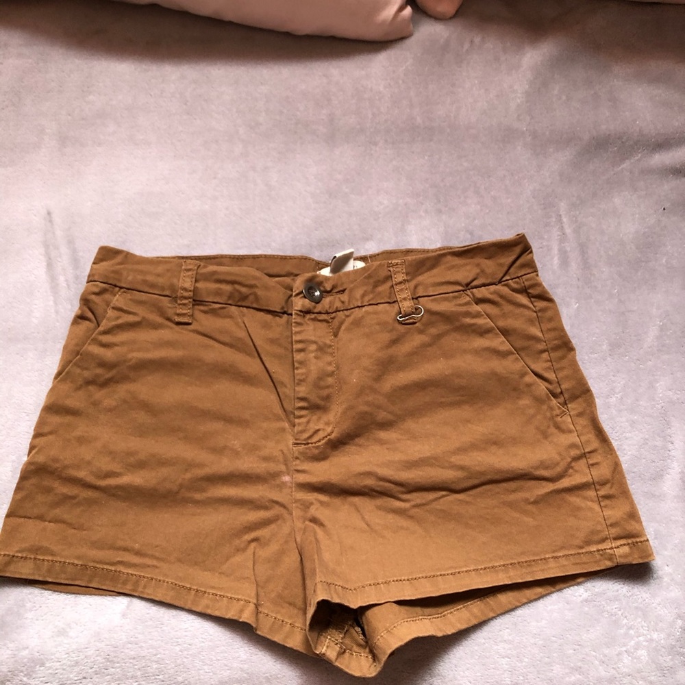 Shorts - Picture 2 of 3